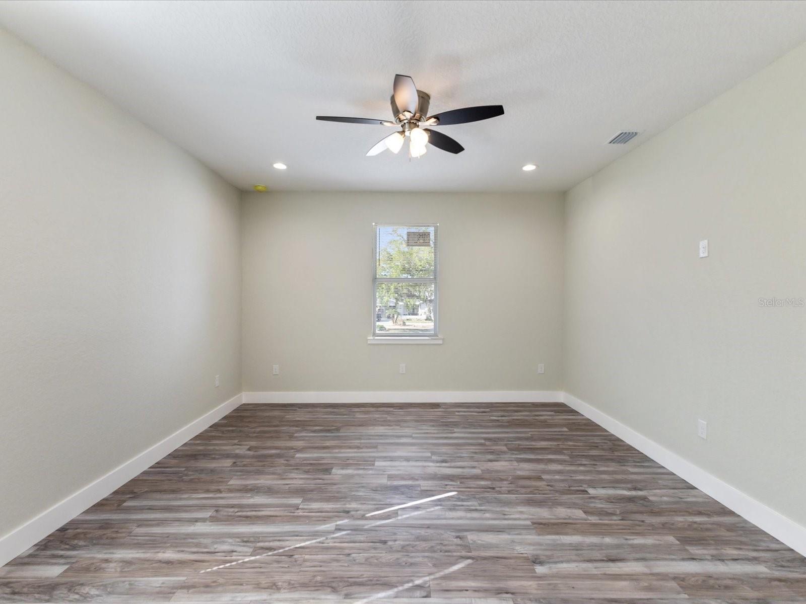 4237 MARINE PKWY, NEW PORT RICHEY, FL, 34652