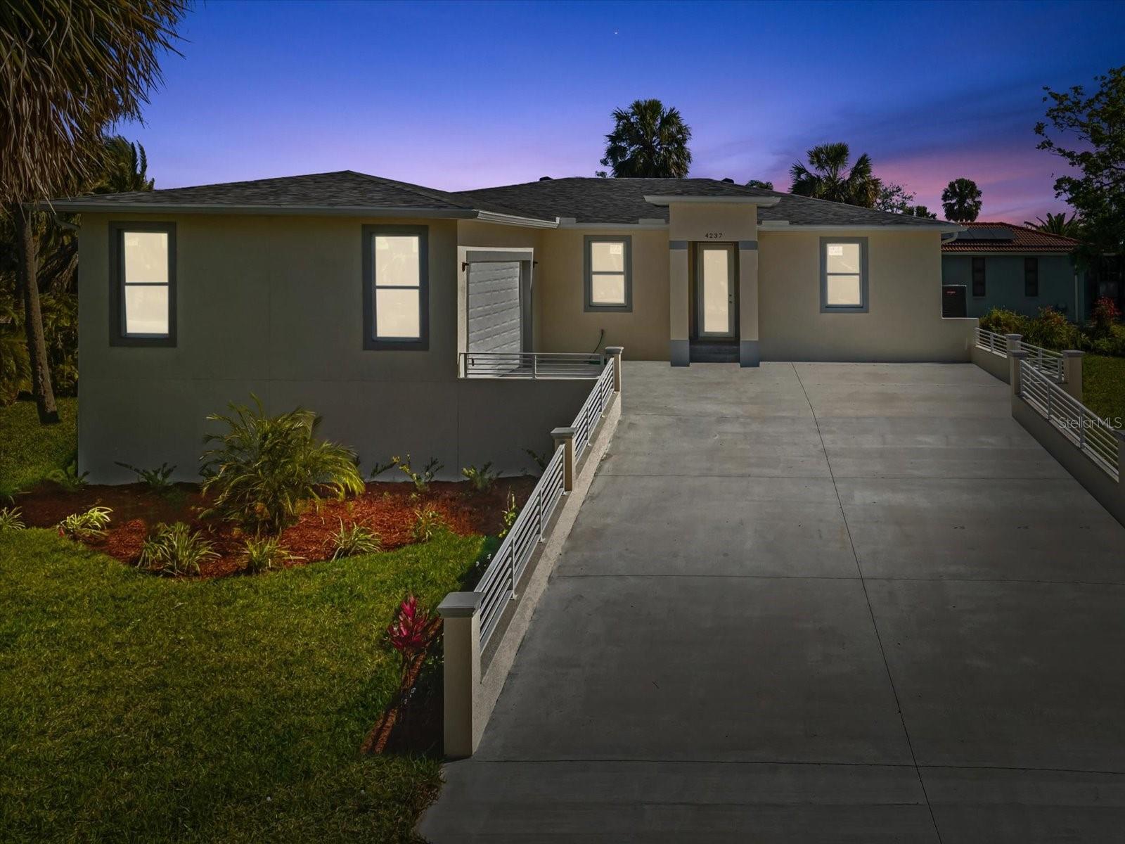 4237 MARINE PKWY, NEW PORT RICHEY, FL, 34652