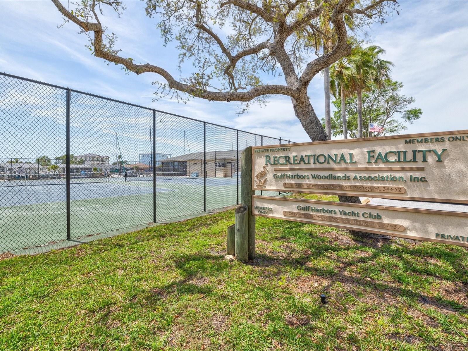 4237 MARINE PKWY, NEW PORT RICHEY, FL, 34652