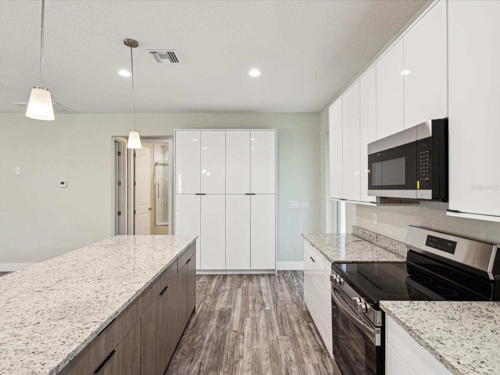 4237 MARINE PKWY, NEW PORT RICHEY, FL, 34652