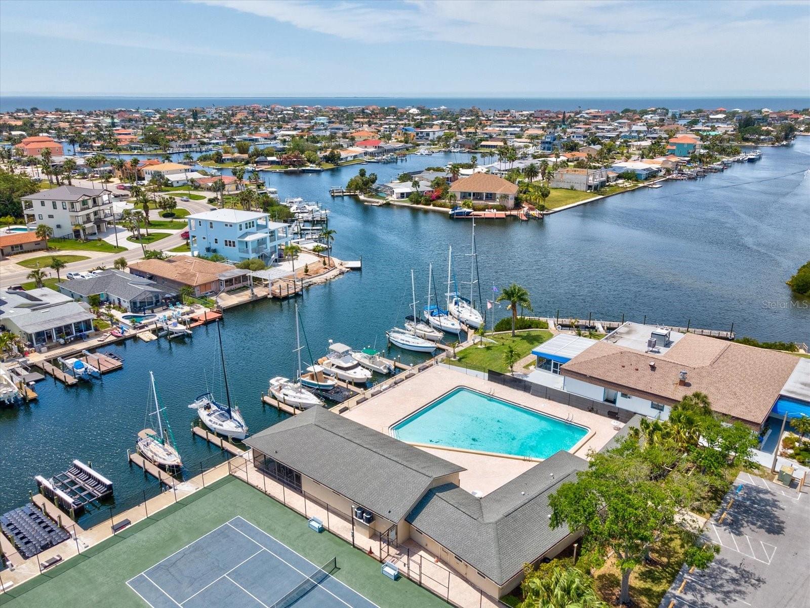 4237 MARINE PKWY, NEW PORT RICHEY, FL, 34652