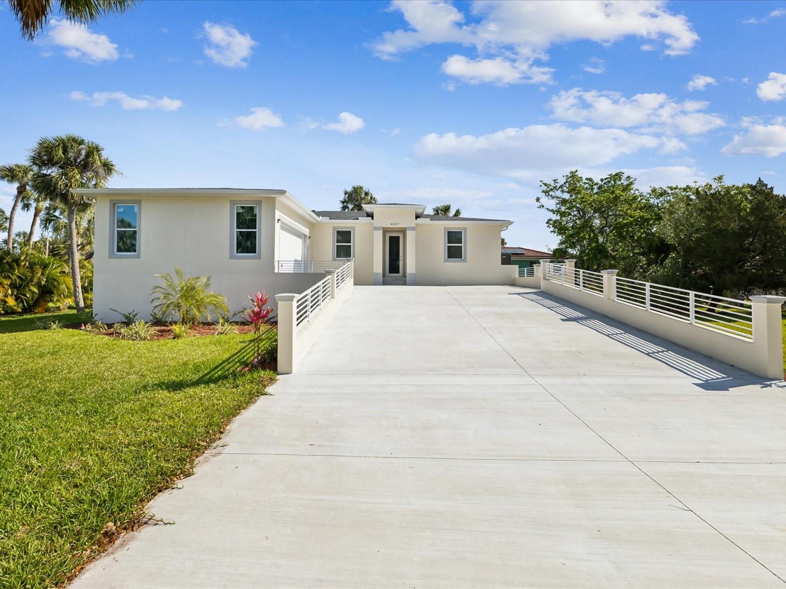4237 MARINE PKWY, NEW PORT RICHEY, FL, 34652