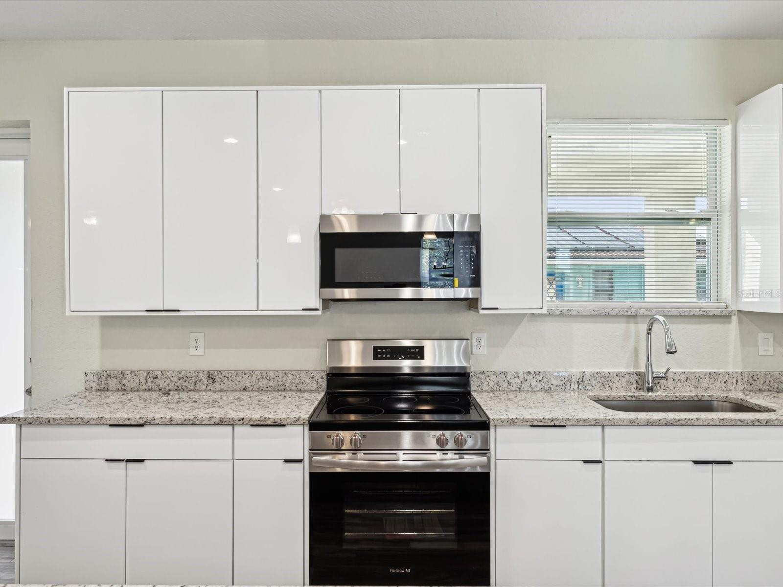 4237 MARINE PKWY, NEW PORT RICHEY, FL, 34652