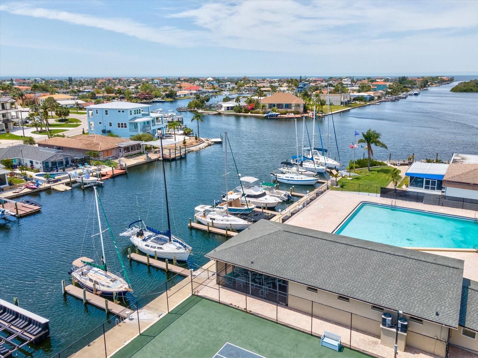 4237 MARINE PKWY, NEW PORT RICHEY, FL, 34652