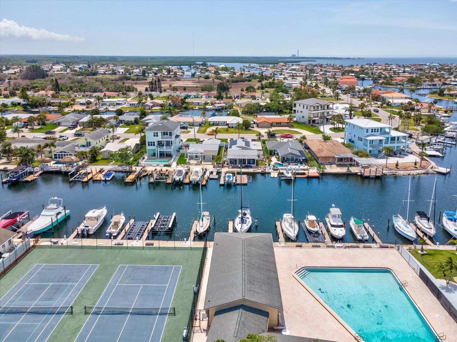 4237 MARINE PKWY, NEW PORT RICHEY, FL, 34652