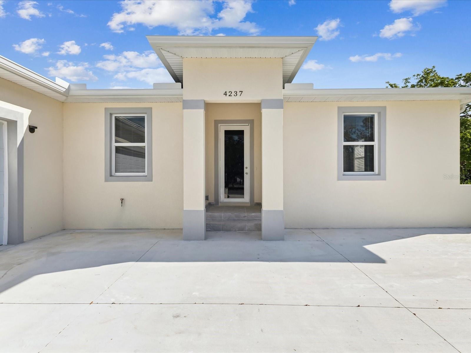 4237 MARINE PKWY, NEW PORT RICHEY, FL, 34652