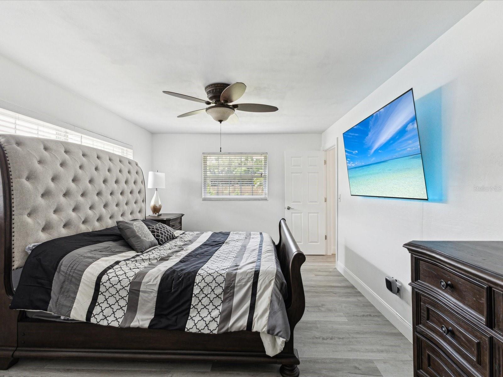 1666 N DAKOTA AVE NE, ST PETERSBURG, FL, 33703