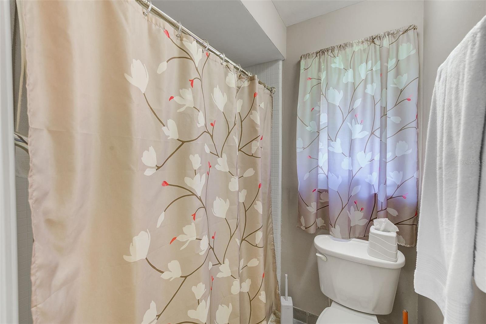 1895 LAKE JUDY LEE DR, LARGO, FL, 33771