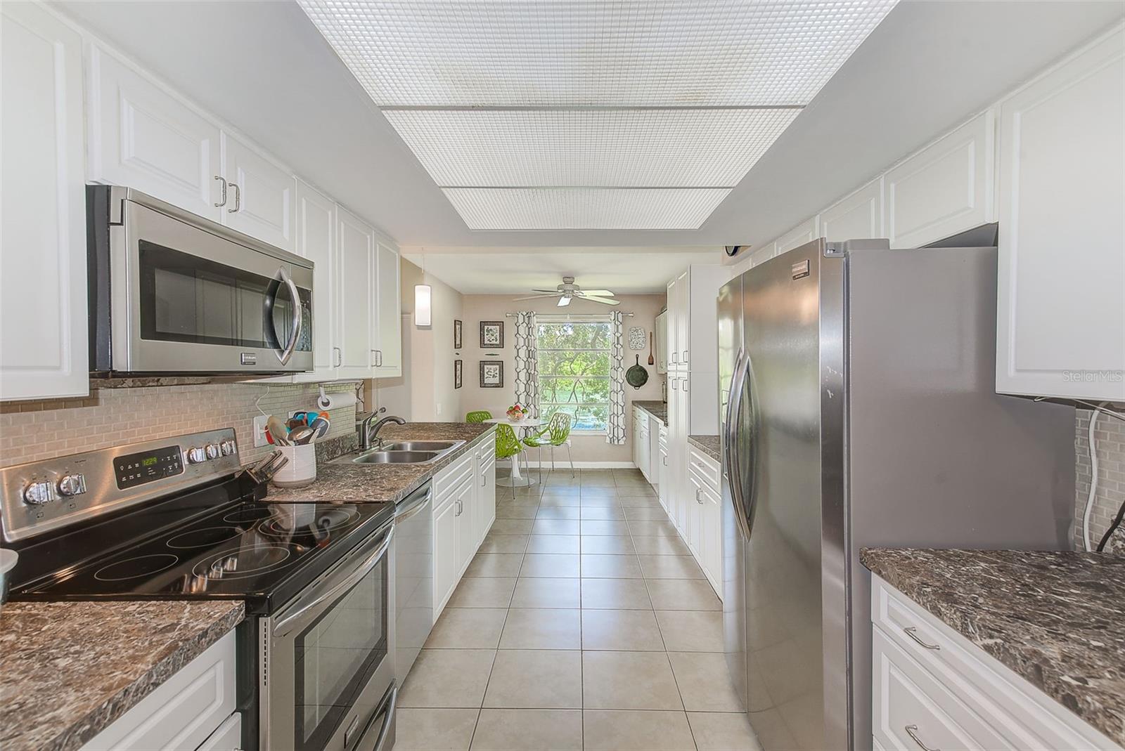 1895 LAKE JUDY LEE DR, LARGO, FL, 33771