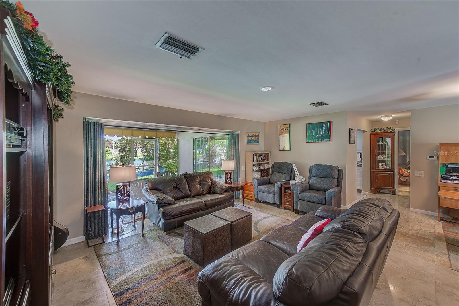 1895 LAKE JUDY LEE DR, LARGO, FL, 33771