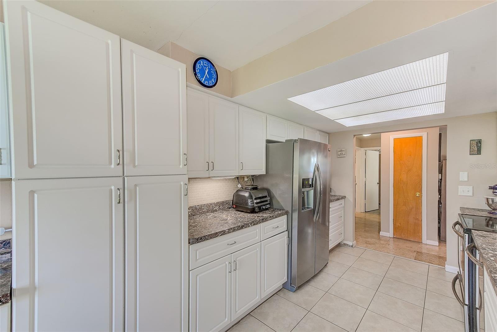 1895 LAKE JUDY LEE DR, LARGO, FL, 33771