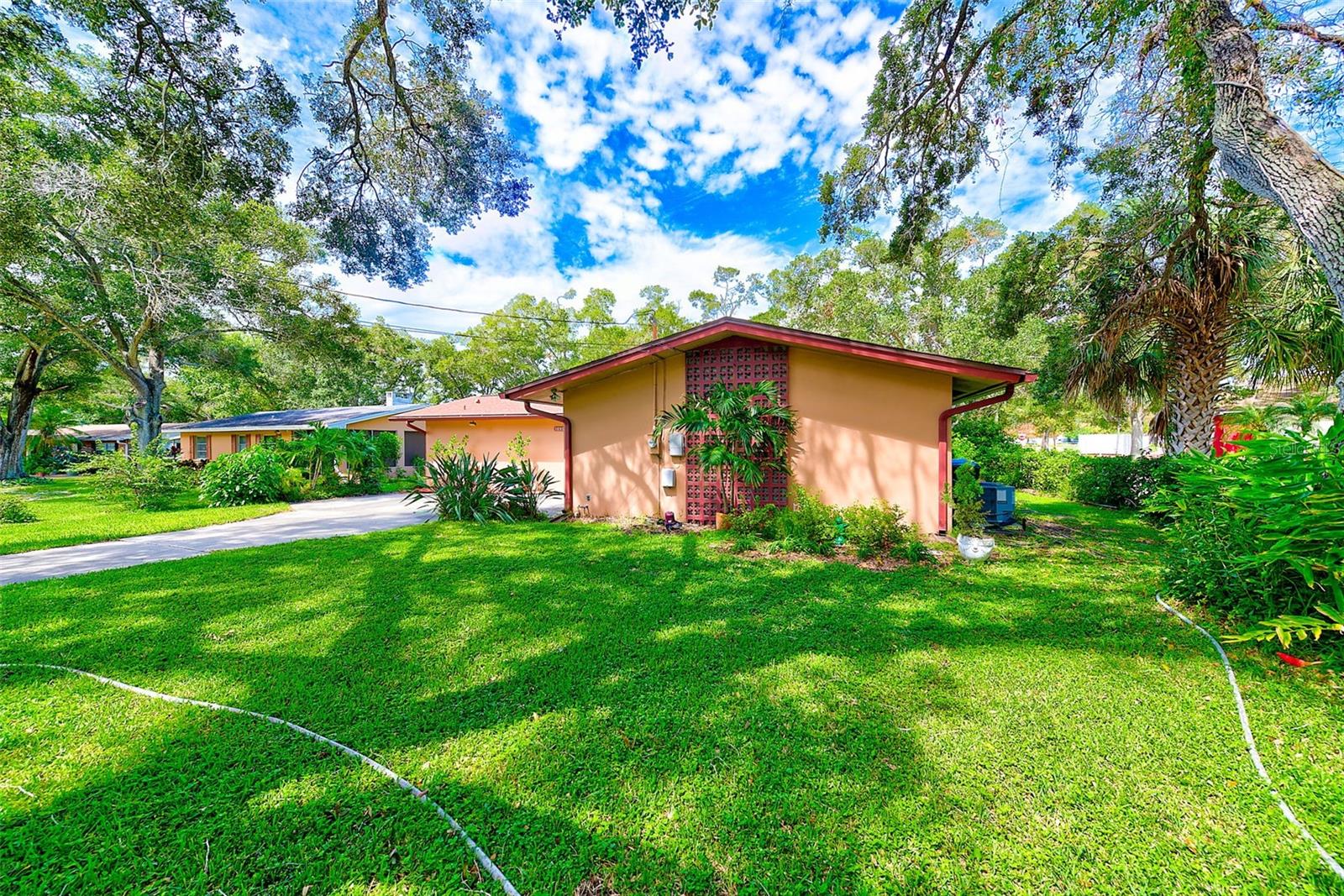 1895 LAKE JUDY LEE DR, LARGO, FL, 33771