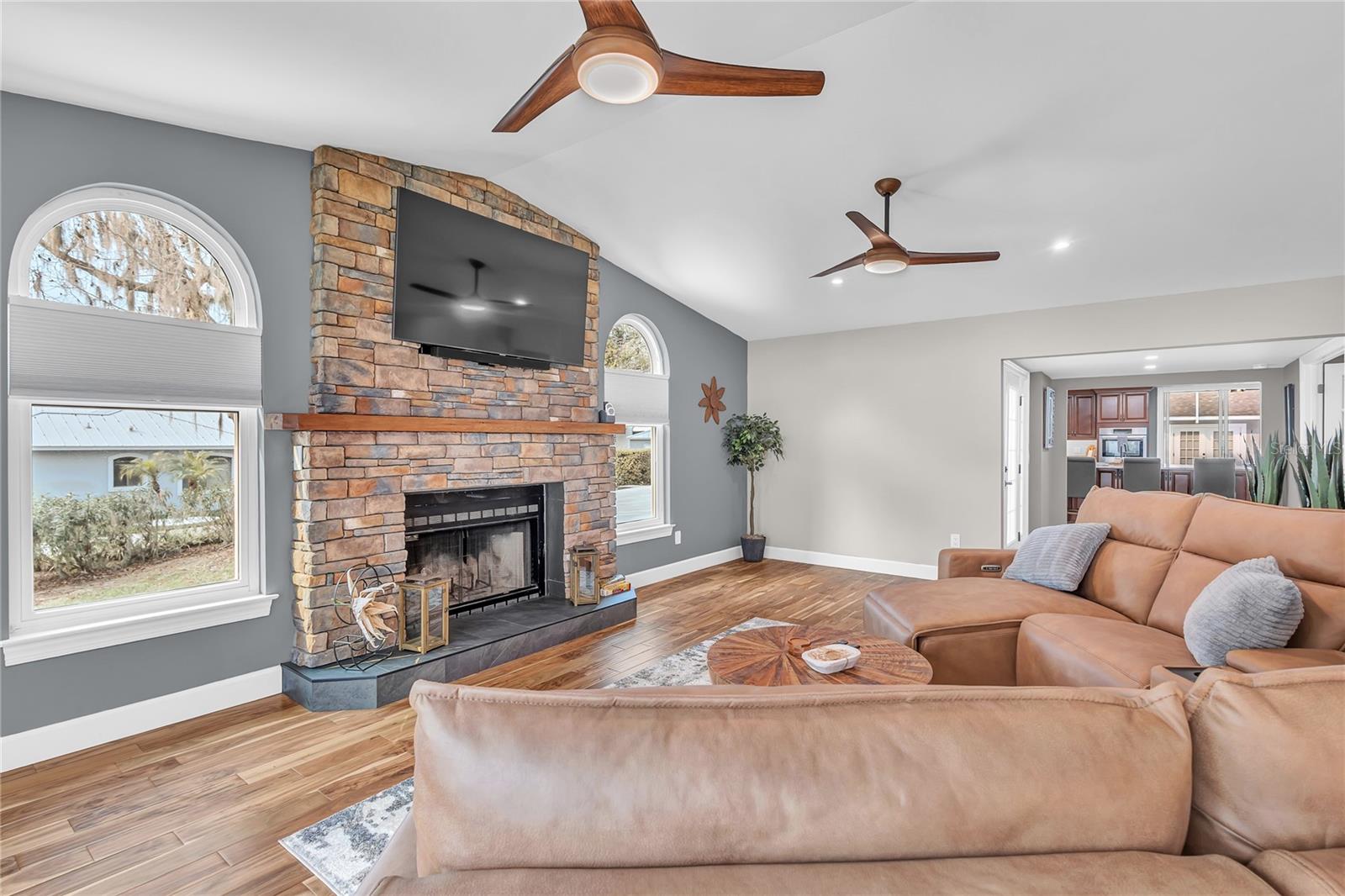 11619 LANE PARK RD, TAVARES, FL, 32778