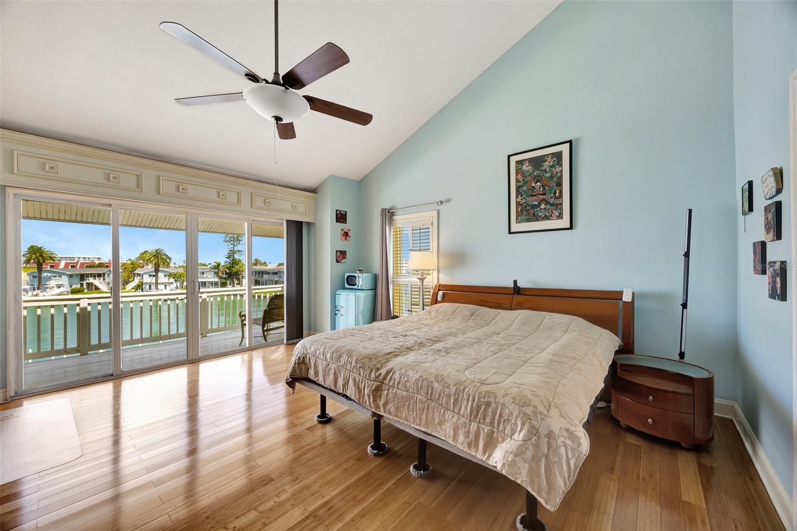 234 DOLPHIN PT #1, CLEARWATER BEACH, FL, 33767