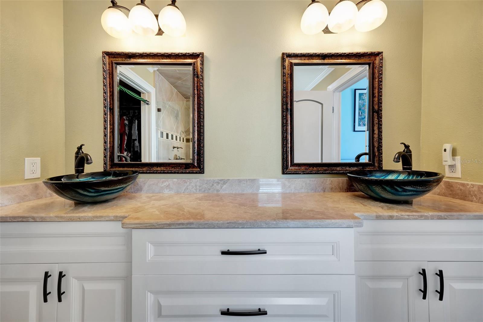 234 DOLPHIN PT #1, CLEARWATER BEACH, FL, 33767