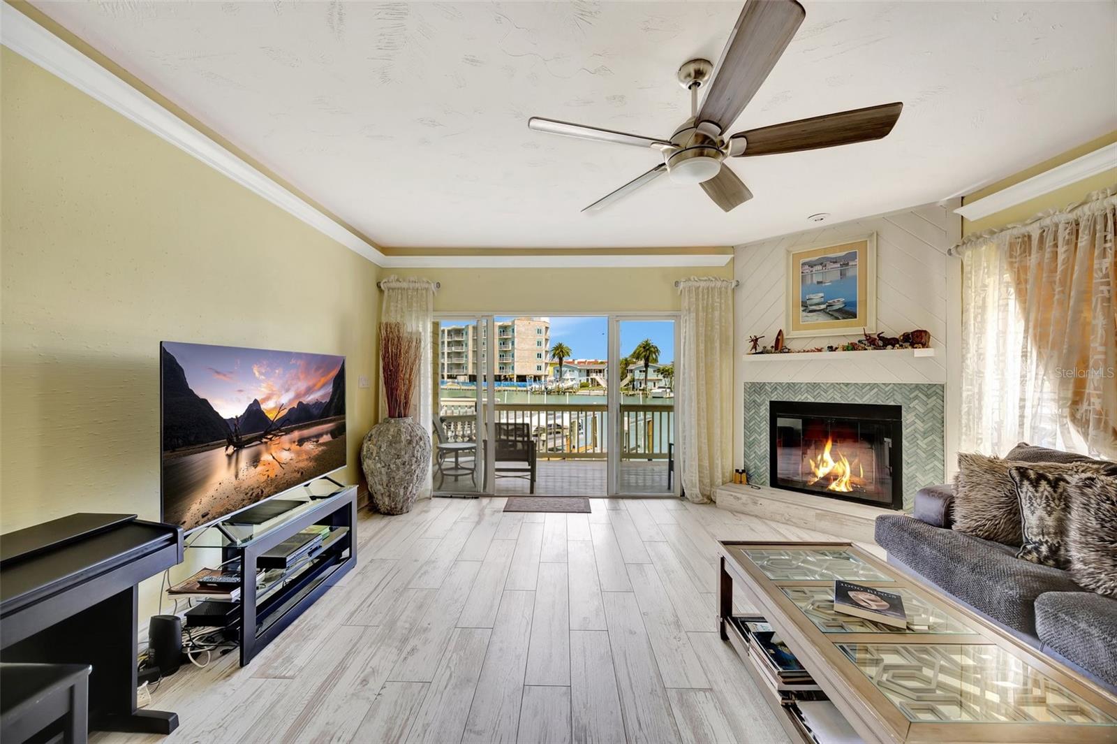 234 DOLPHIN PT #1, CLEARWATER BEACH, FL, 33767