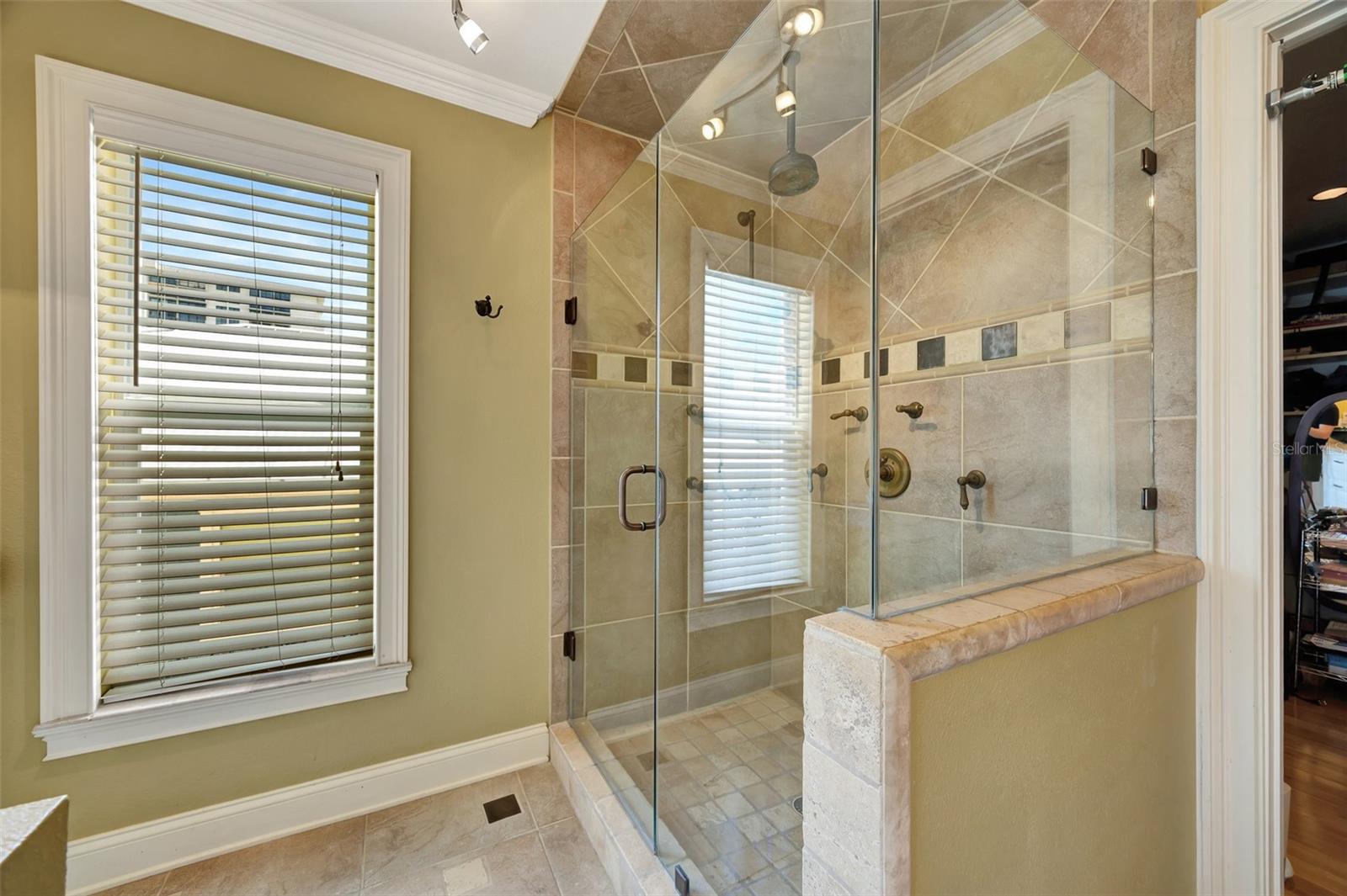 234 DOLPHIN PT #1, CLEARWATER BEACH, FL, 33767