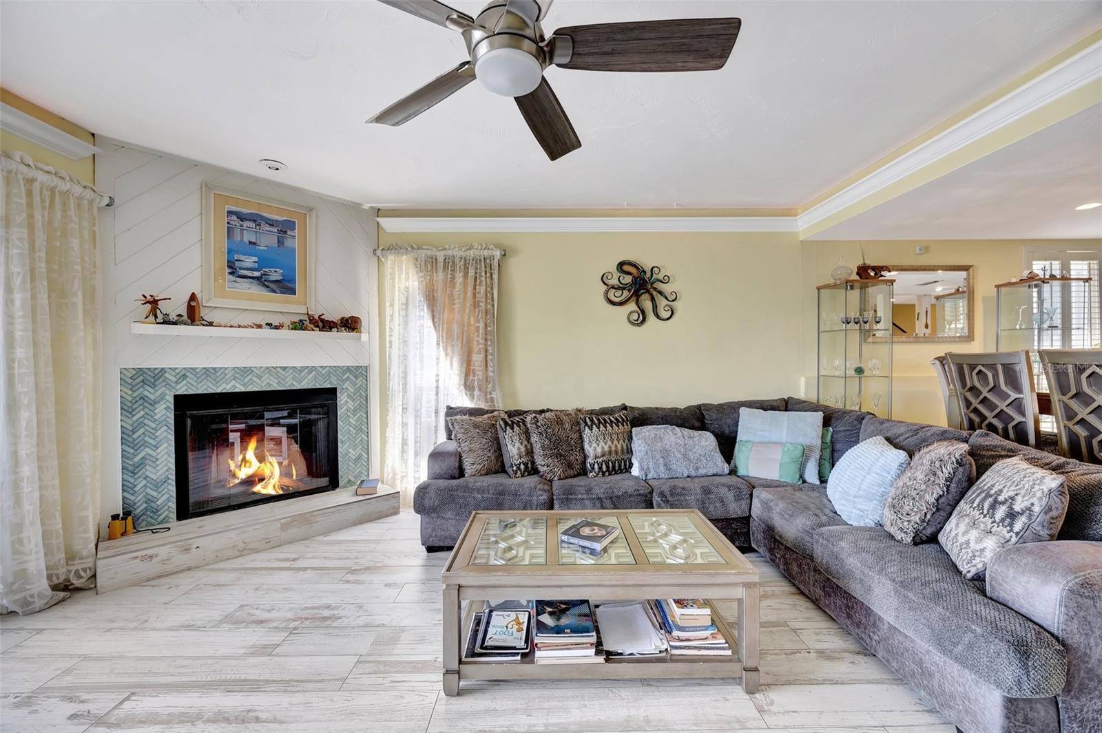 234 DOLPHIN PT #1, CLEARWATER BEACH, FL, 33767