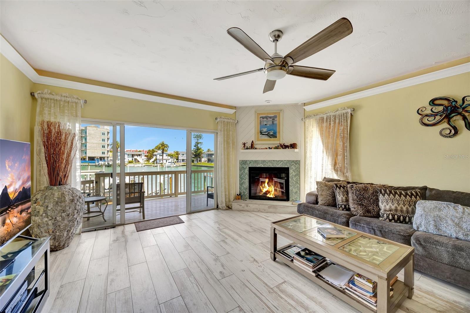 234 DOLPHIN PT #1, CLEARWATER BEACH, FL, 33767