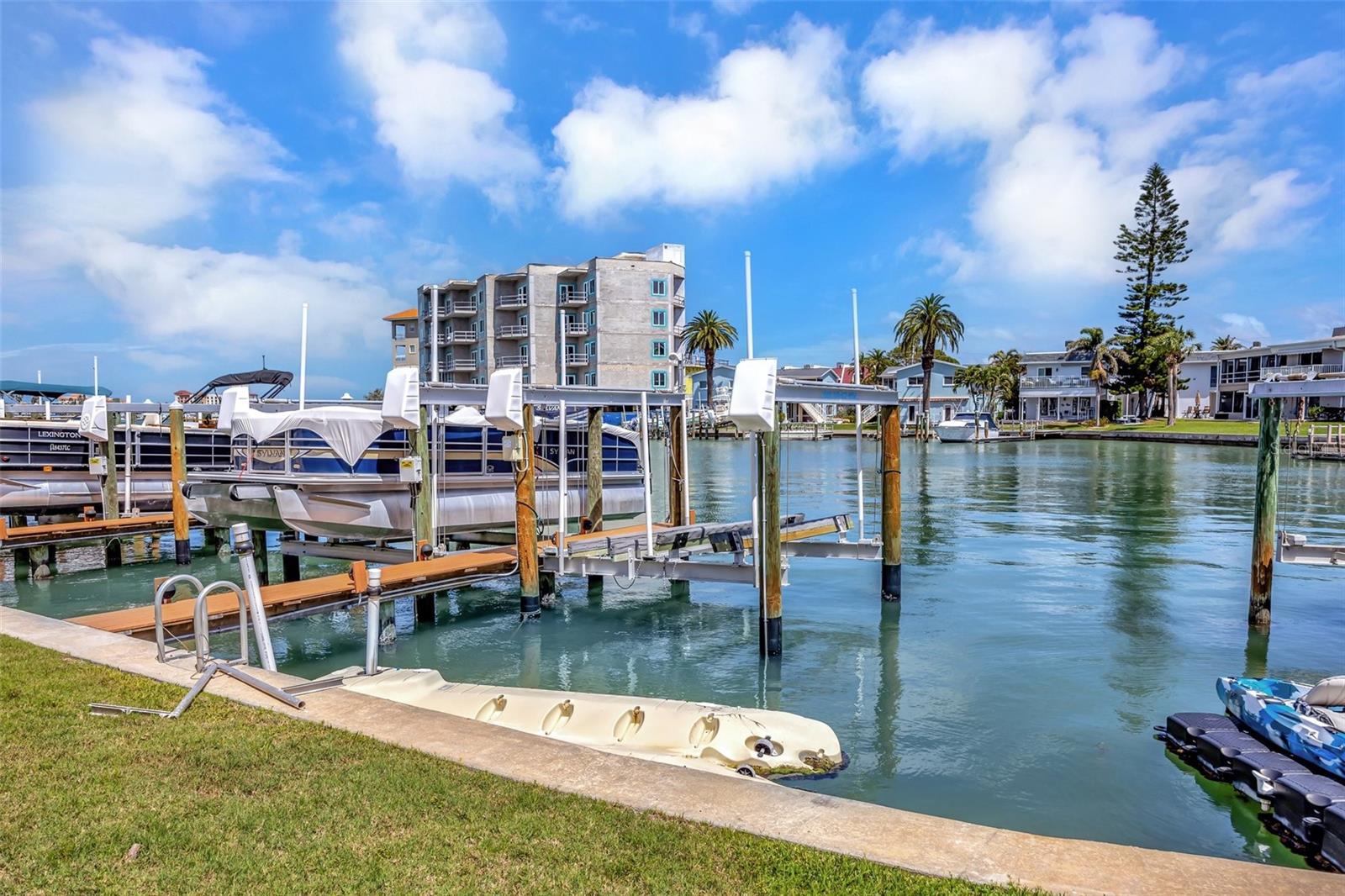 234 DOLPHIN PT #1, CLEARWATER BEACH, FL, 33767