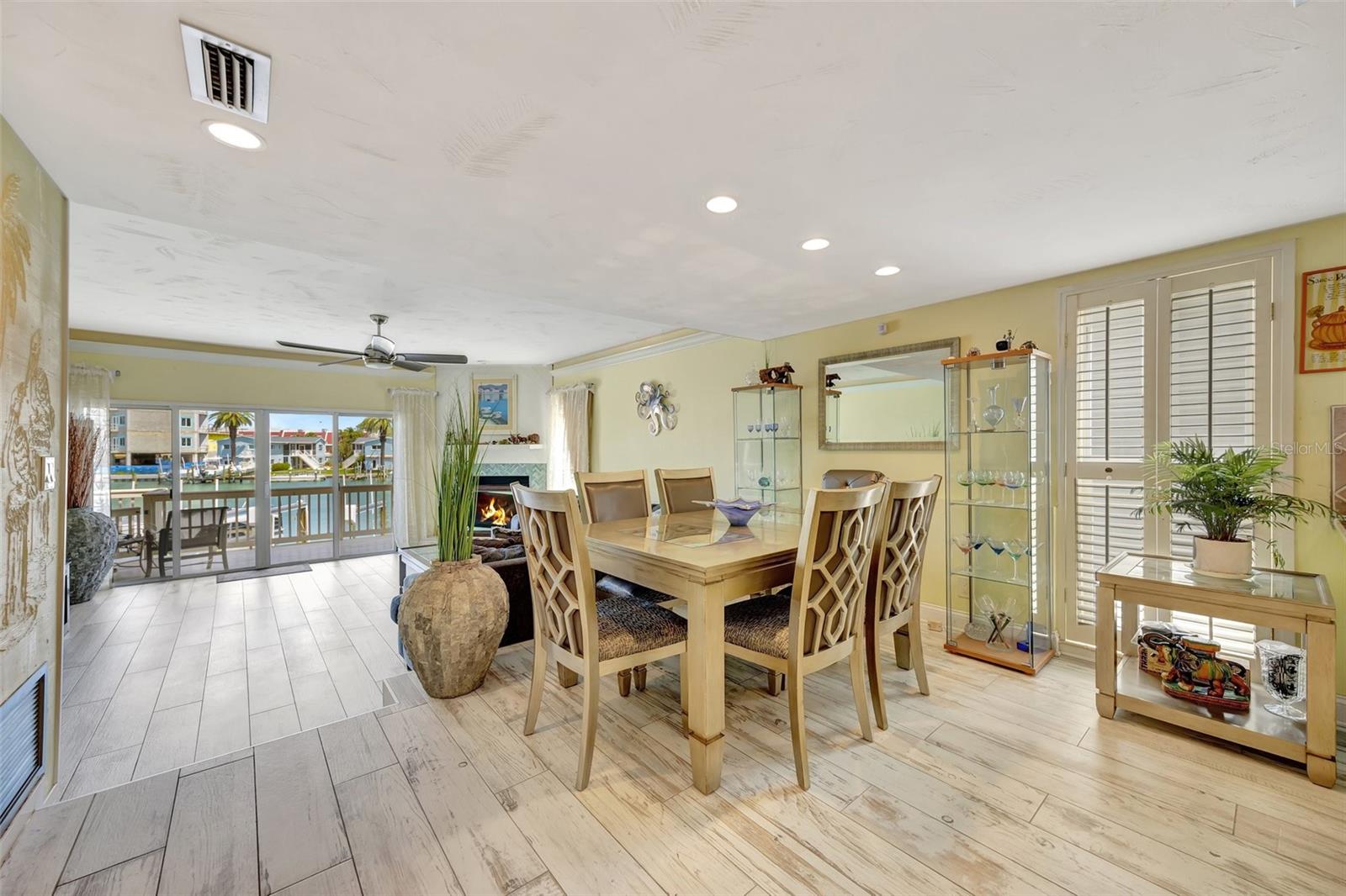 234 DOLPHIN PT #1, CLEARWATER BEACH, FL, 33767