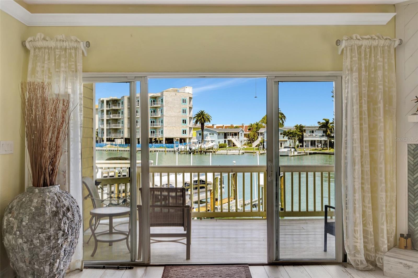 234 DOLPHIN PT #1, CLEARWATER BEACH, FL, 33767