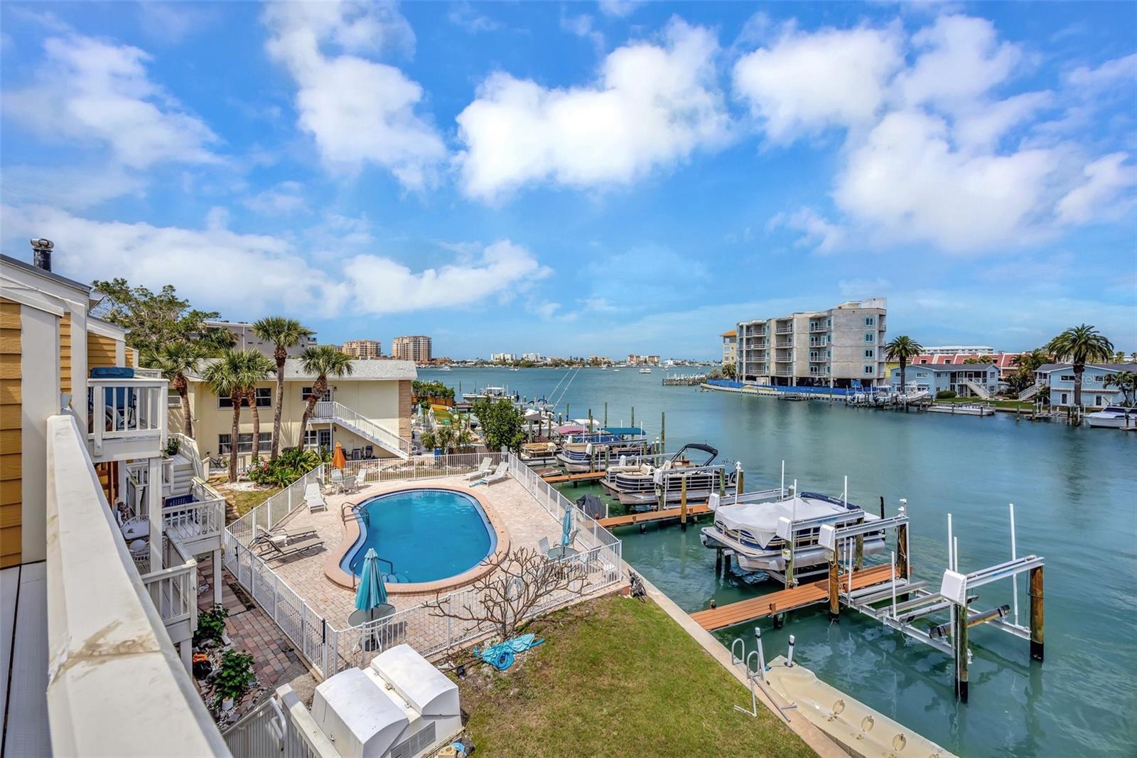 234 DOLPHIN PT #1, CLEARWATER BEACH, FL, 33767