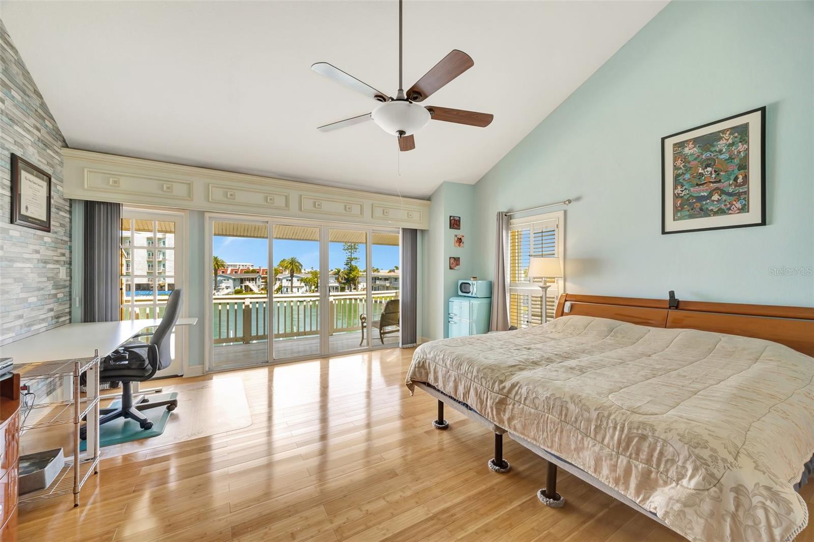 234 DOLPHIN PT #1, CLEARWATER BEACH, FL, 33767