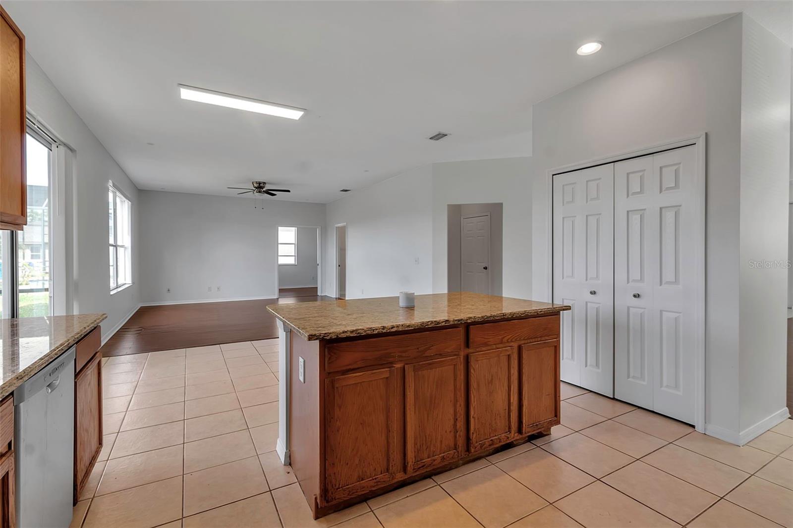 4007 61ST DR E, BRADENTON, FL, 34203