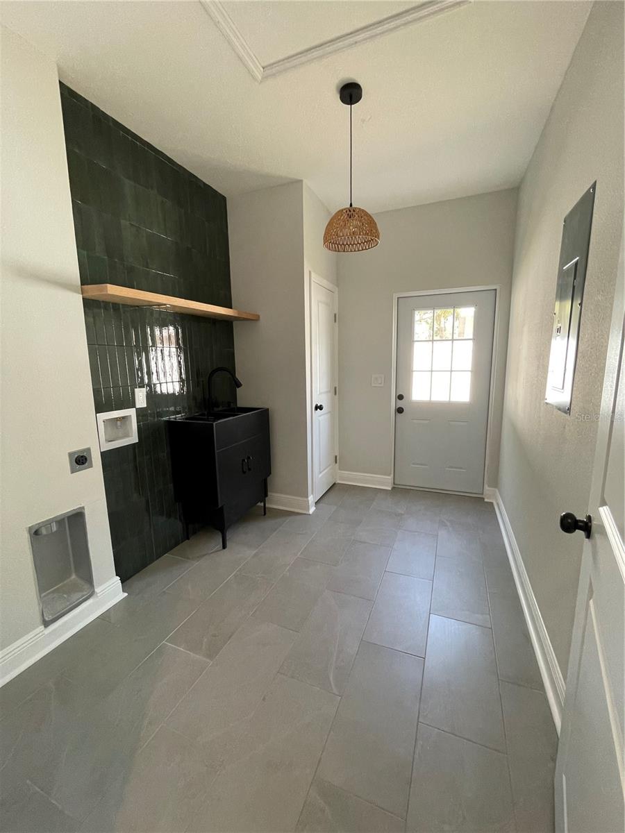 107 E PARK ST, TARPON SPRINGS, FL, 34689