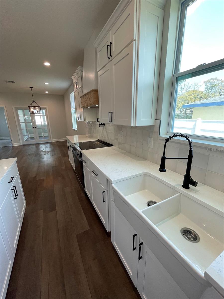 107 E PARK ST, TARPON SPRINGS, FL, 34689