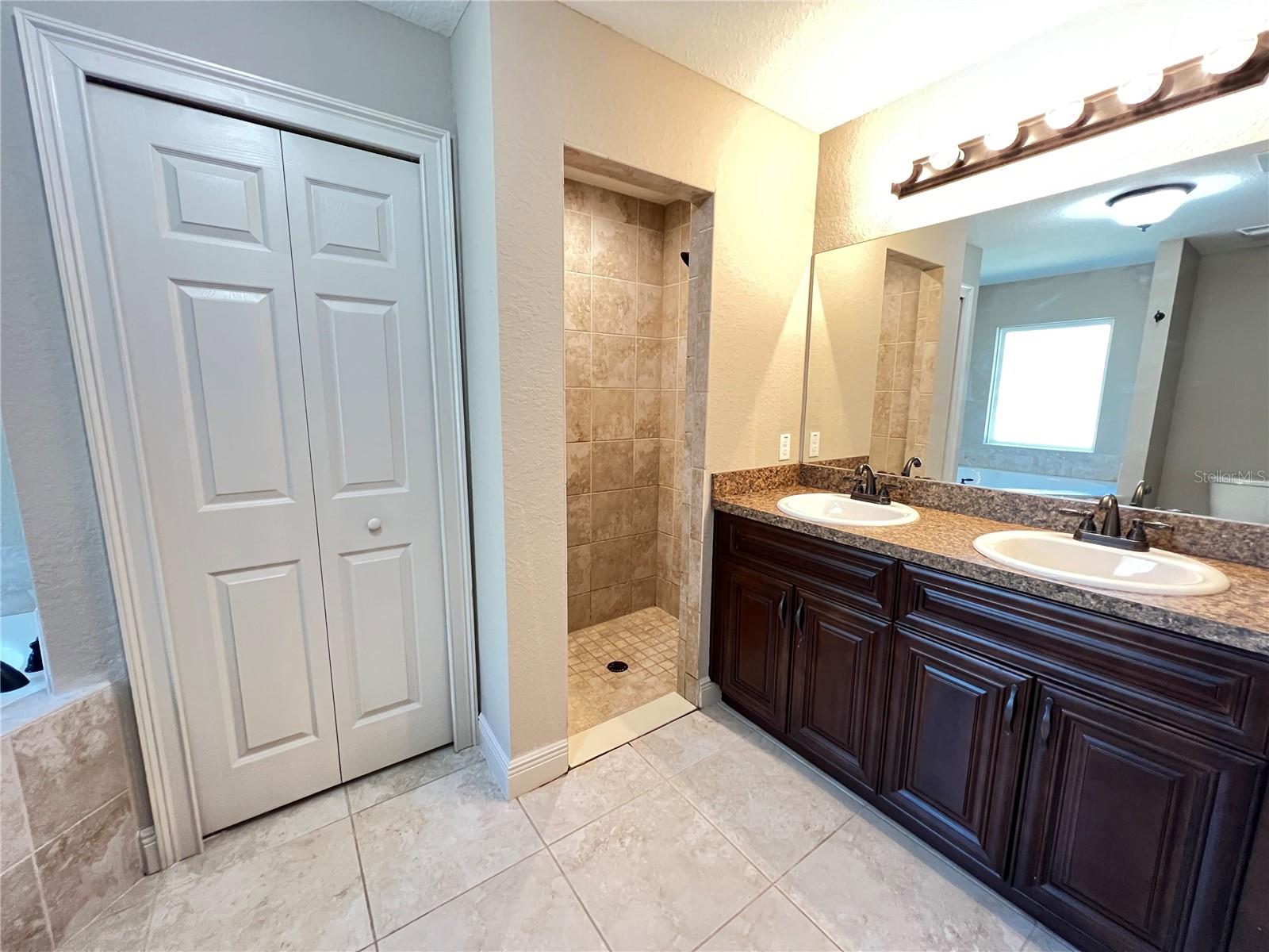 334 MALAUKA LOOP, OCKLAWAHA, FL, 32179