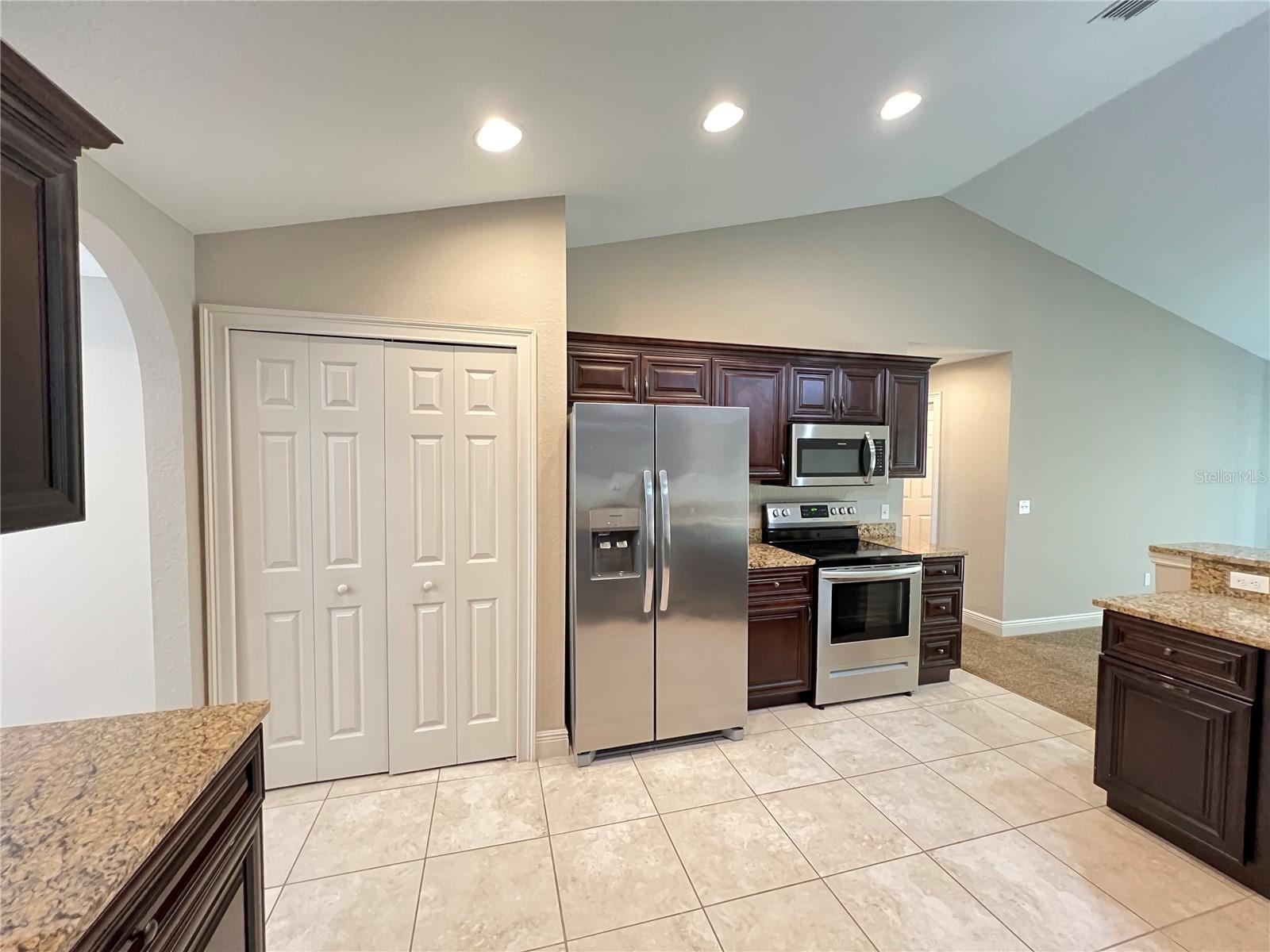 334 MALAUKA LOOP, OCKLAWAHA, FL, 32179