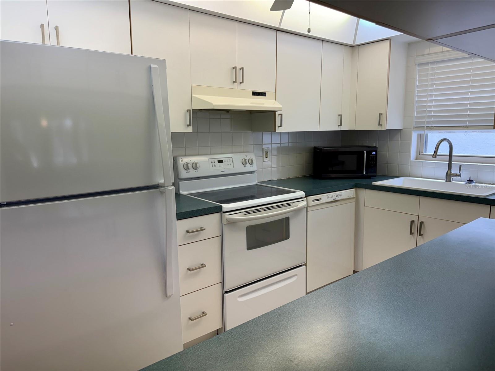 7701 STARKEY RD #233, SEMINOLE, FL, 33777