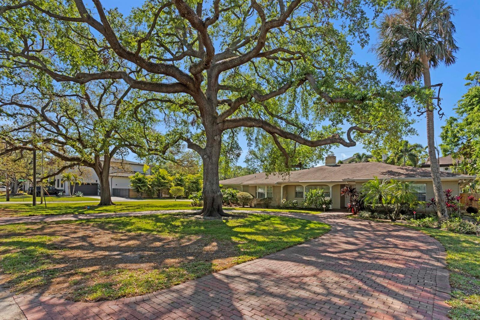 4302 W WOODMERE RD, TAMPA, FL, 33609