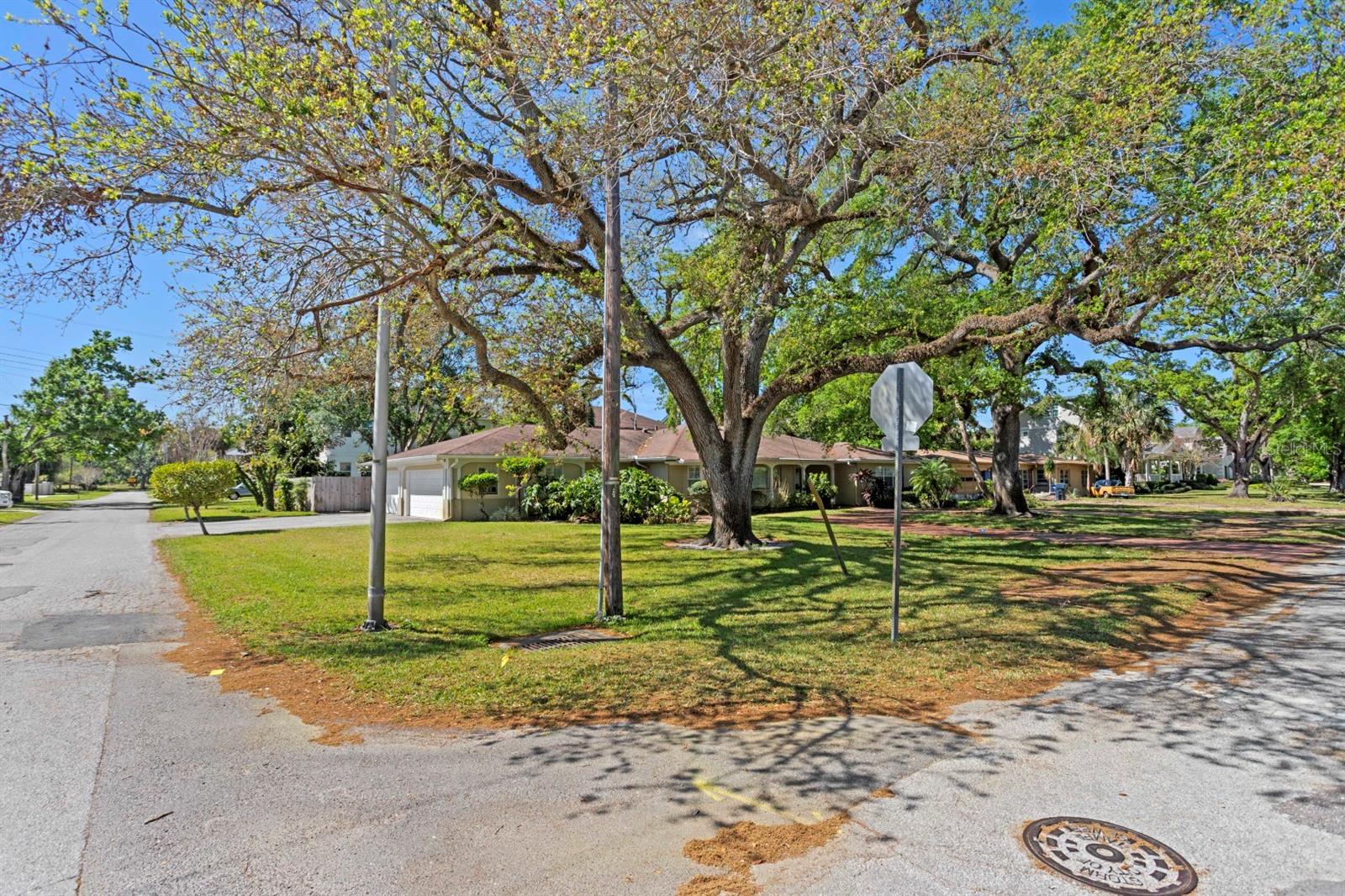 4302 W WOODMERE RD, TAMPA, FL, 33609