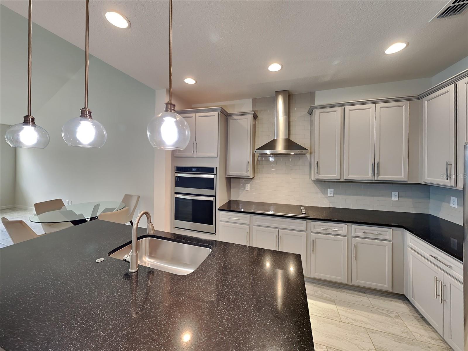 5228 BLOSSOM CV, BRADENTON, FL, 34211