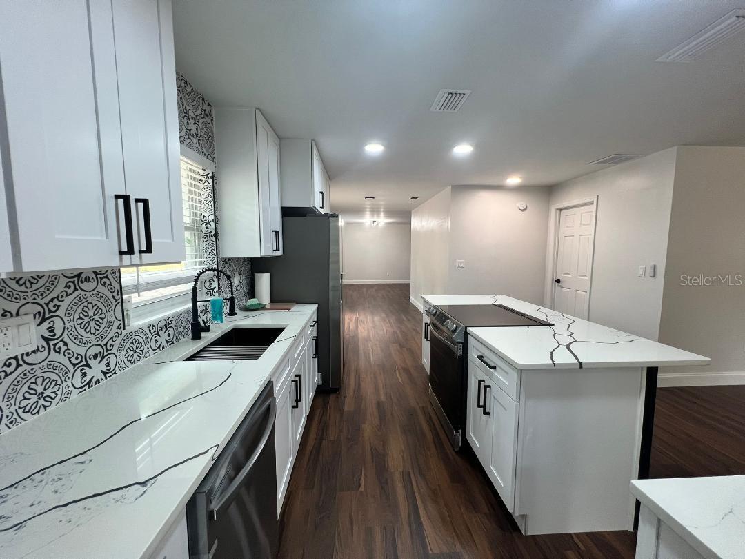 1209 ROANOKE AVE, DELAND, FL, 32720