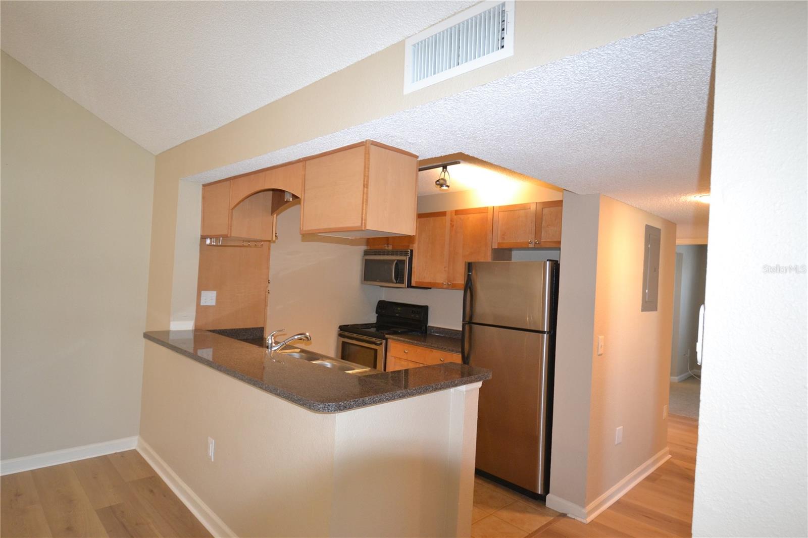 FOUNTAINS AT COUNTRYSIDE CONDO, CLEARWATER, FL, 33761