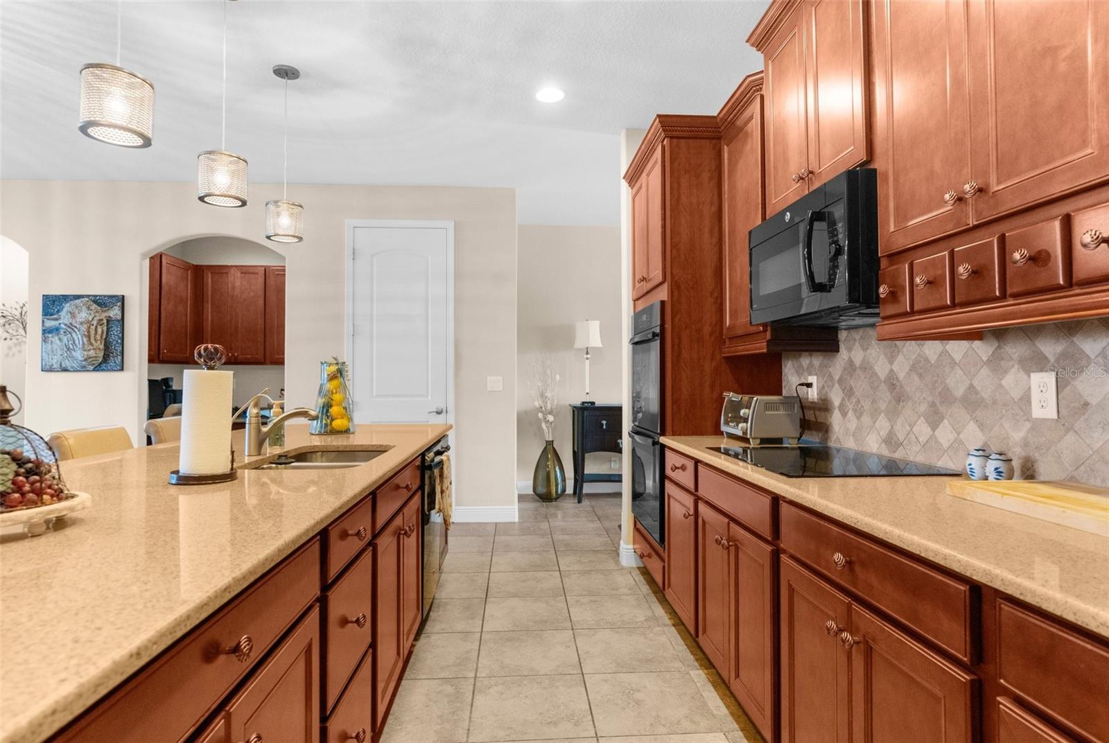 1382 HERITAGE LANDINGS DR, LAKELAND, FL, 33805