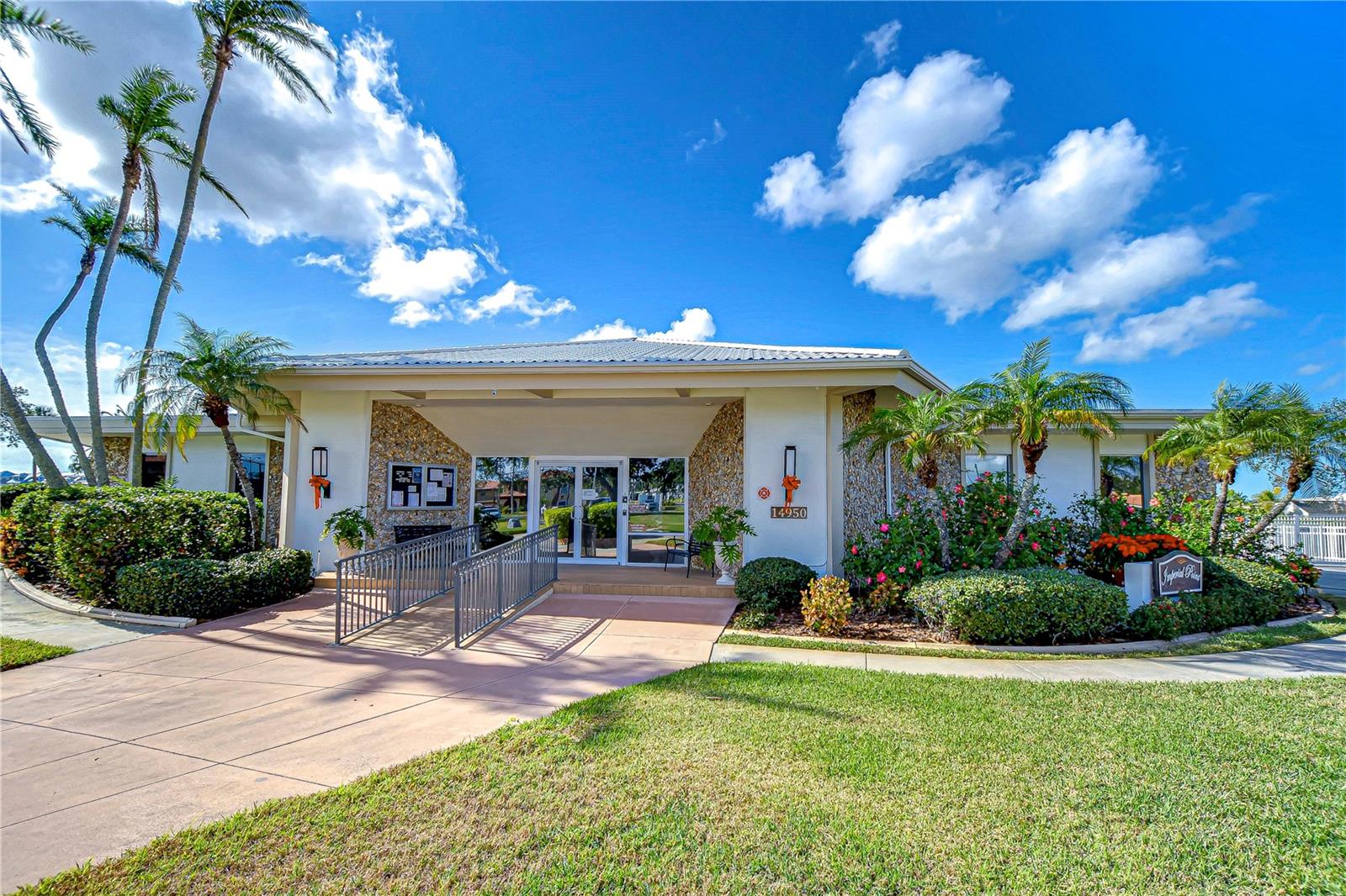 10190 IMPERIAL POINT DR W #8, LARGO, FL, 33774