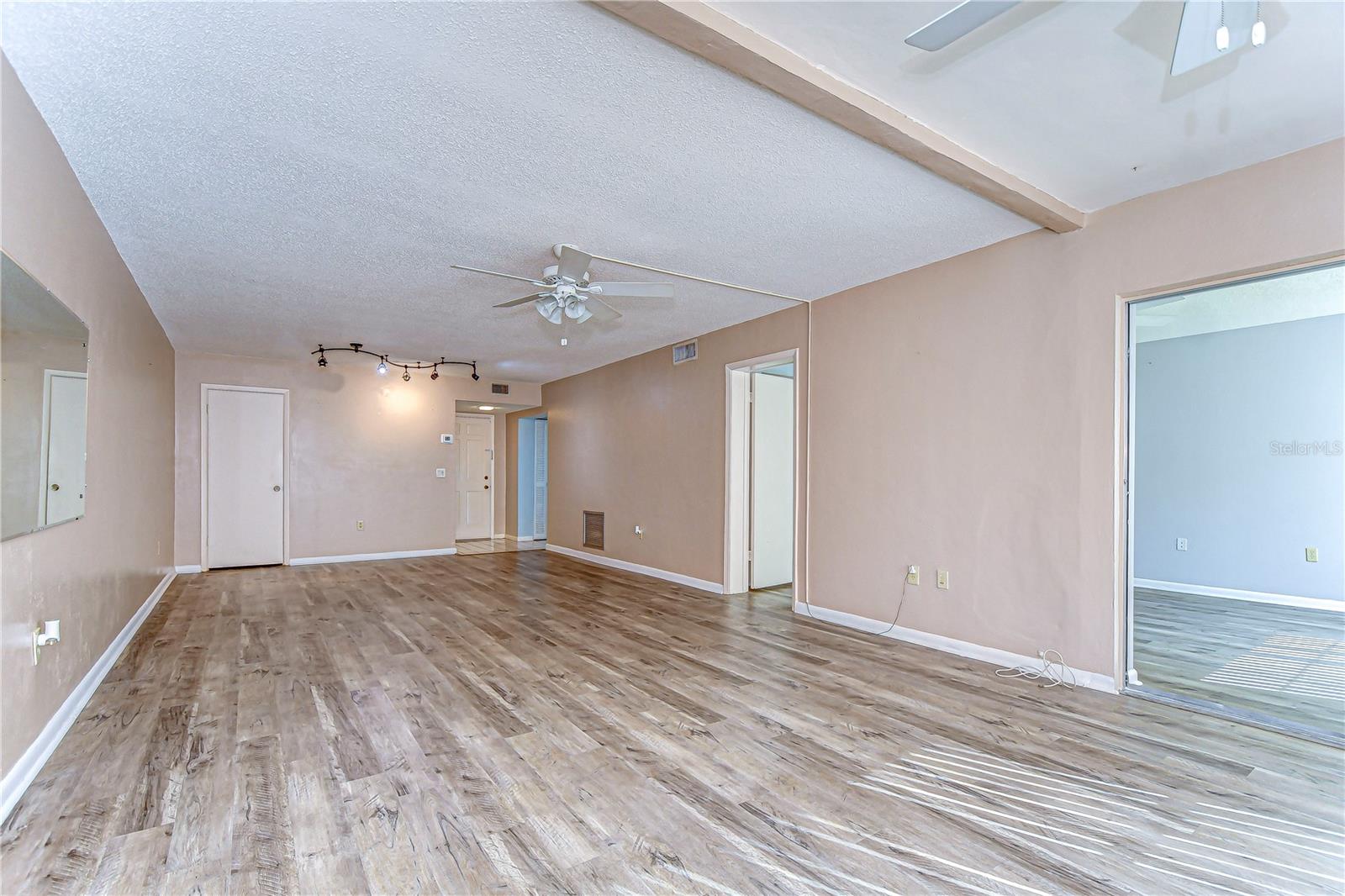 10190 IMPERIAL POINT DR W #8, LARGO, FL, 33774