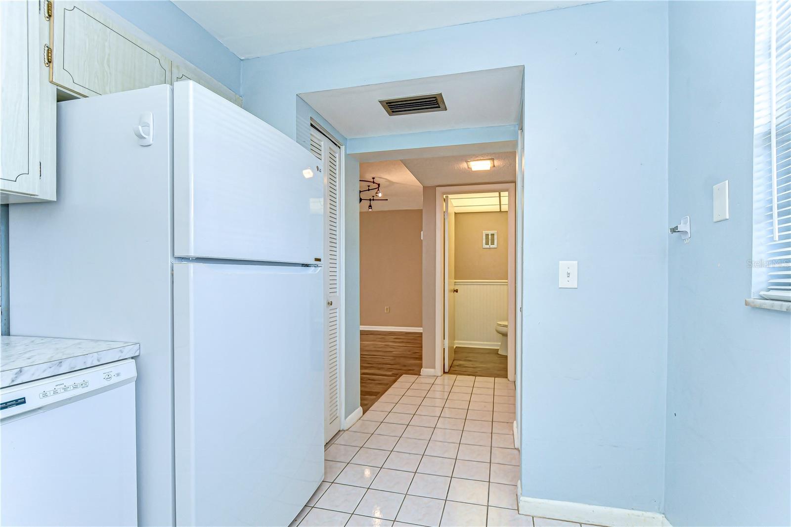 10190 IMPERIAL POINT DR W #8, LARGO, FL, 33774