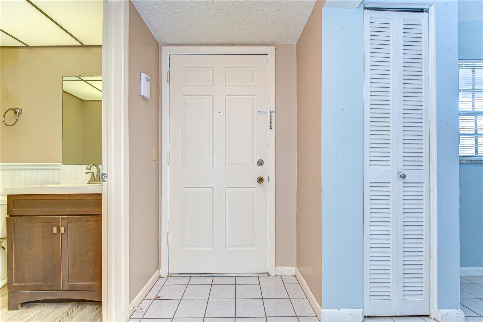 10190 IMPERIAL POINT DR W #8, LARGO, FL, 33774