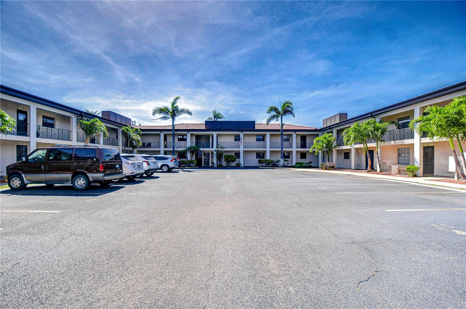 10190 IMPERIAL POINT DR W #8, LARGO, FL, 33774
