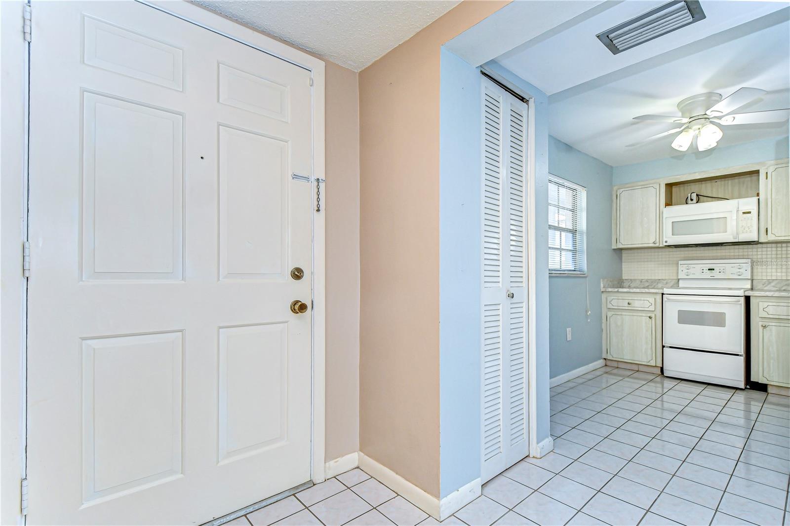 10190 IMPERIAL POINT DR W #8, LARGO, FL, 33774