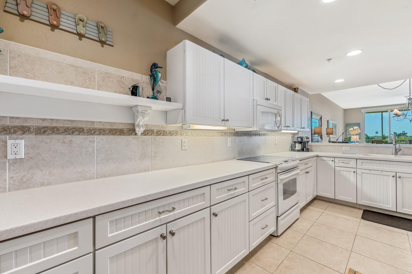 10055 LINKS LN #402, ROTONDA WEST, FL, 33947