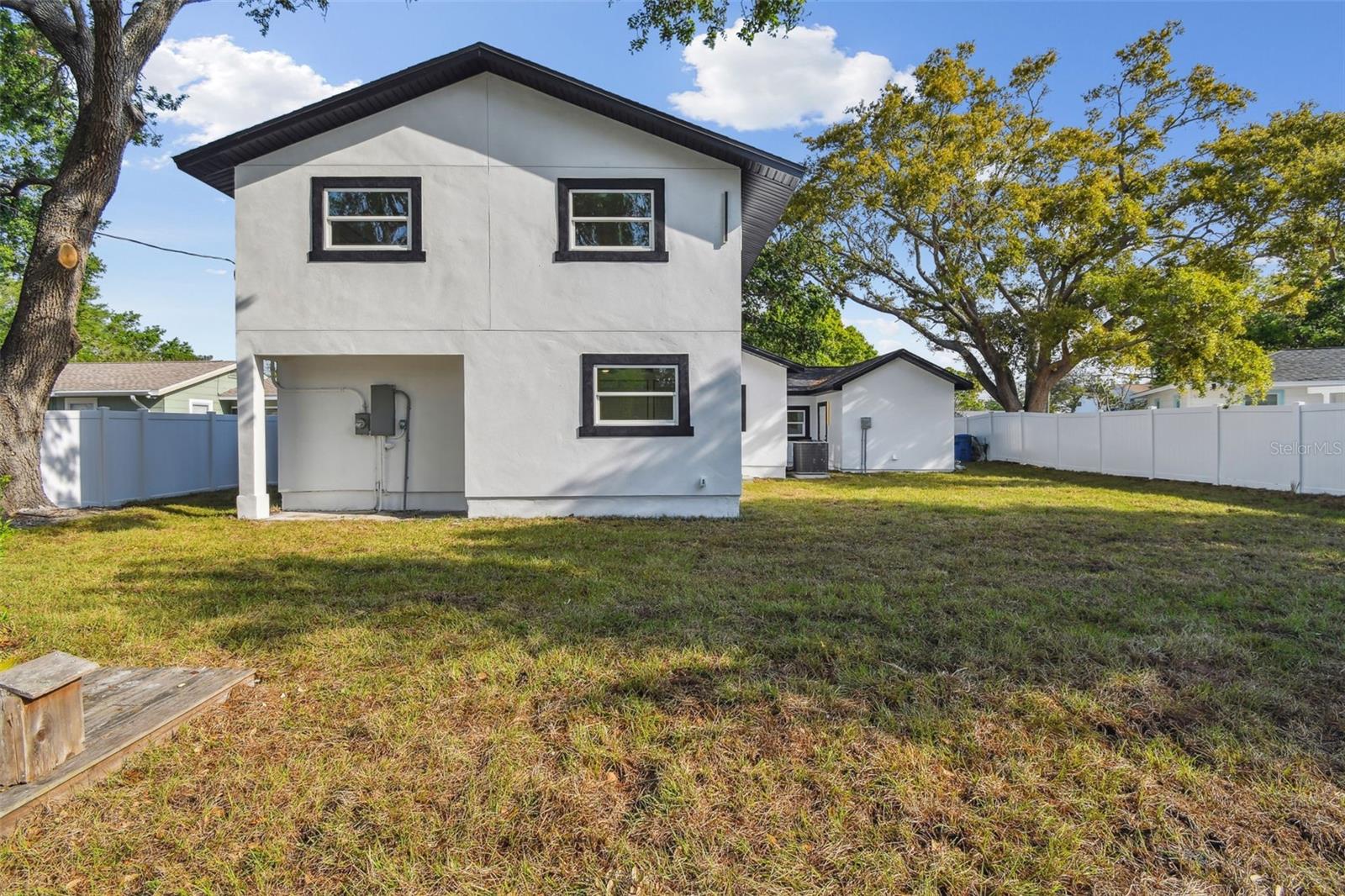 TB8367809 Property Photo