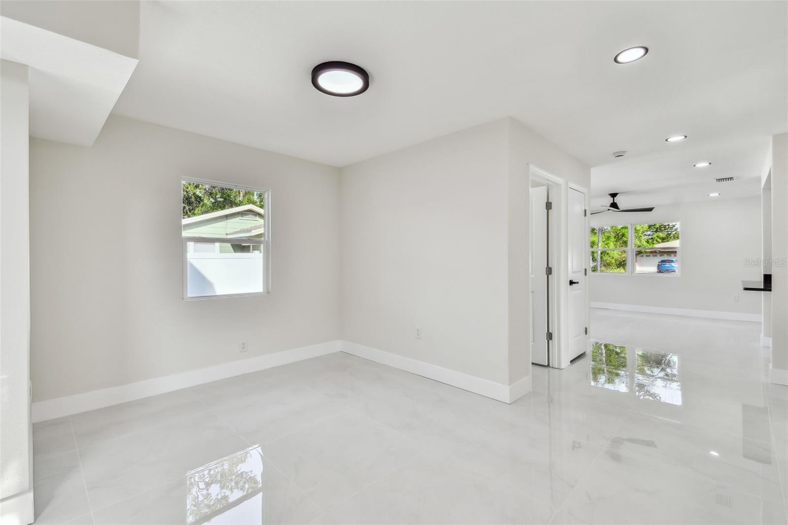 TB8367809 Property Photo