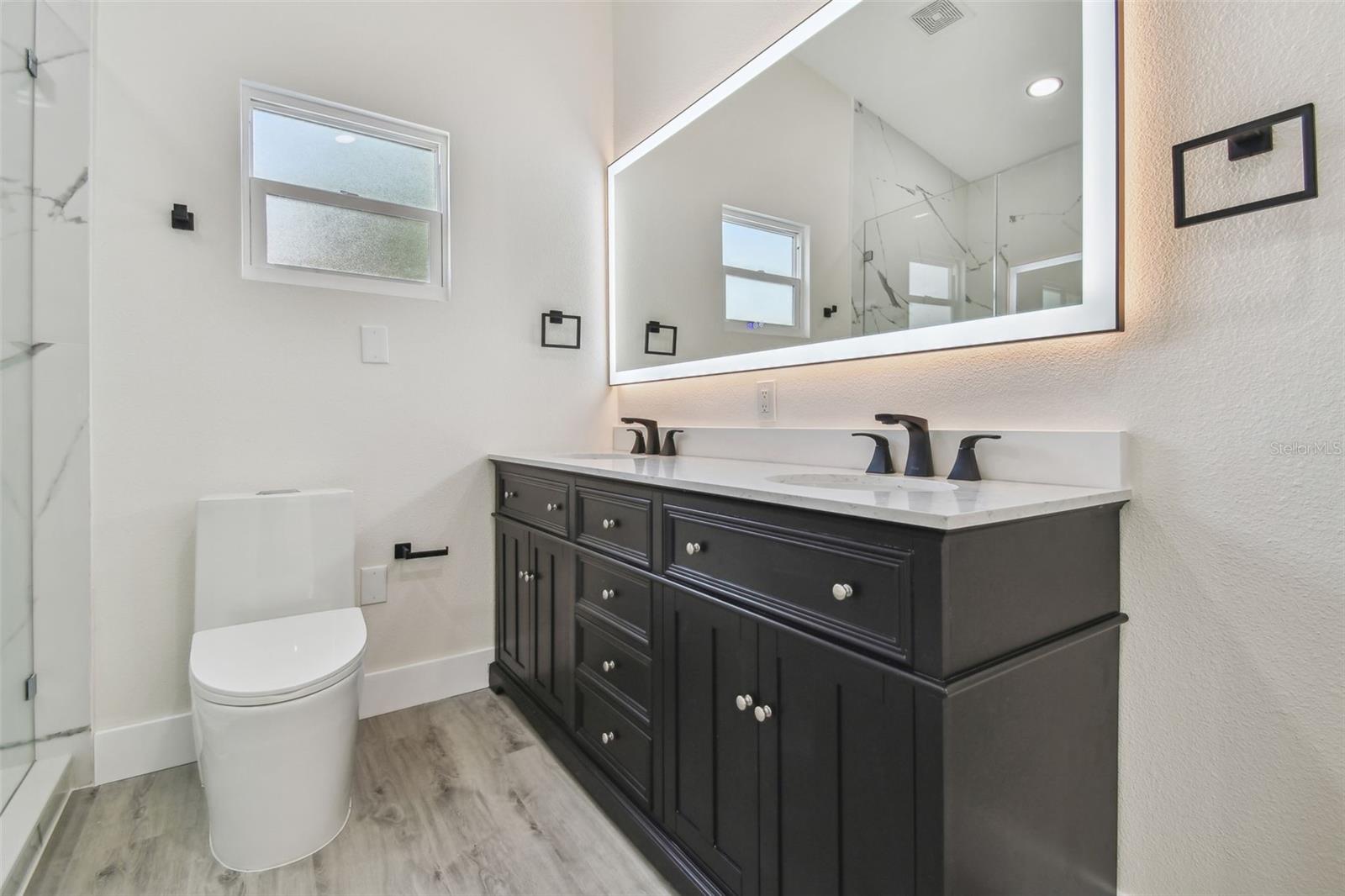 TB8367809 Property Photo